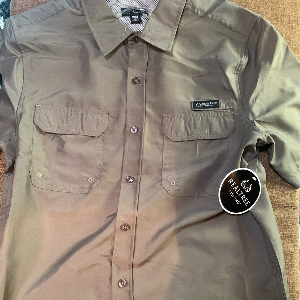 Men’s Real Tree Fishing Tee  shirt (Brand New)